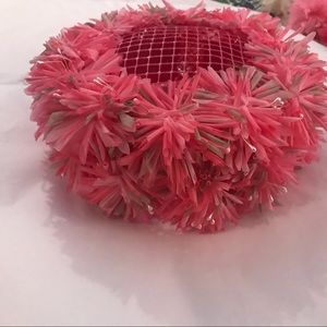 Vintage 1950s pillbox hat made of straw flower